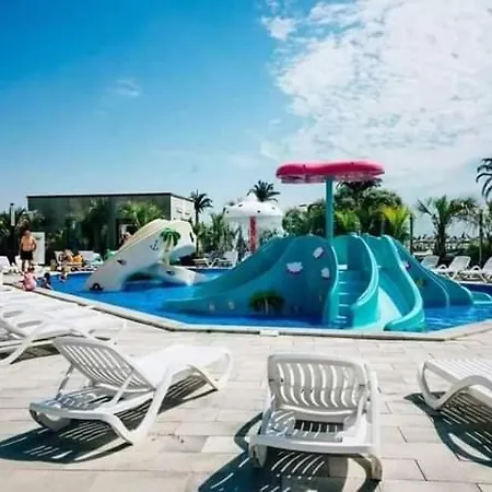 Alezi Promenada Prima Linie La Mare & Spa Appartement *