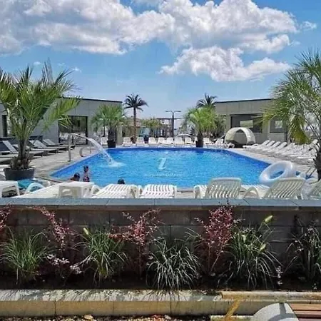 Apartmán Alezi Promenada Prima Linie La Mare & Spa Năvodari